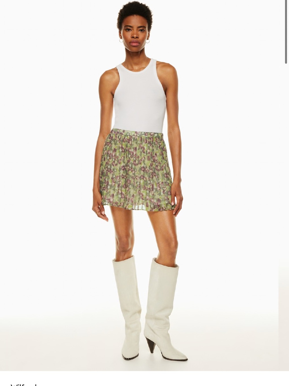 Aritzia Twirl mini Pleated Skirt size 4